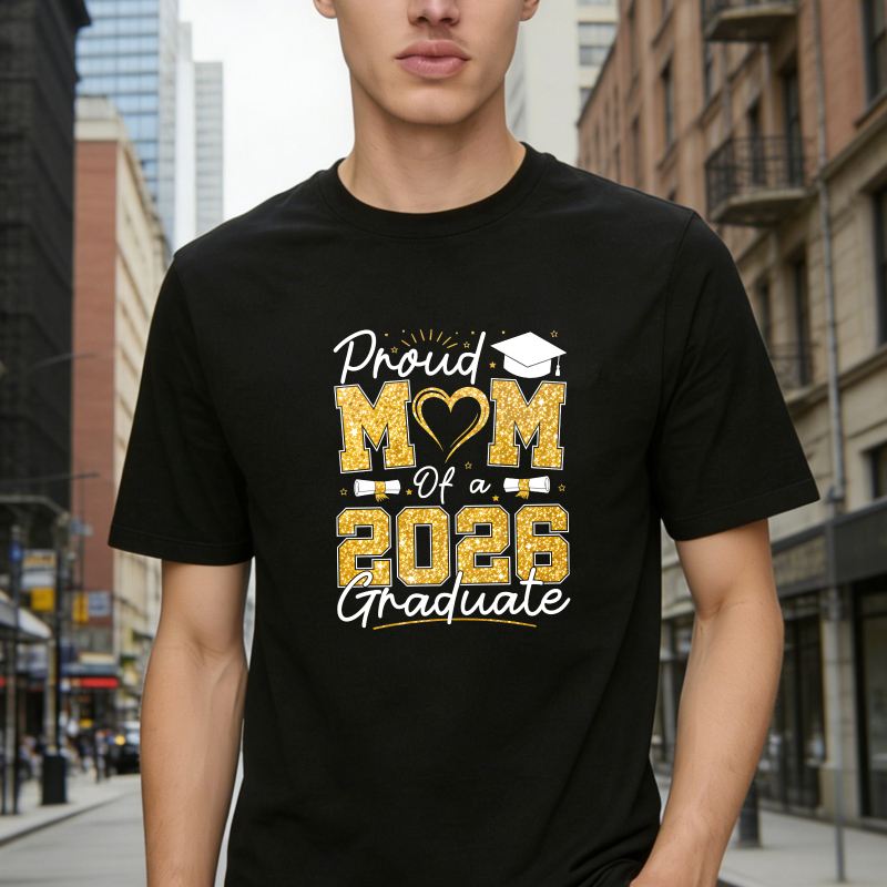 Dorawear™ Proud Mom Of A 2026 Graduate With Graduation Cap And Heart Design Unisex Classic T-shirt